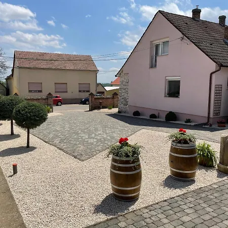 Mayer Pince Panzio Bed & Breakfast Villany