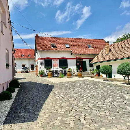 Mayer Pince Panzio Villány