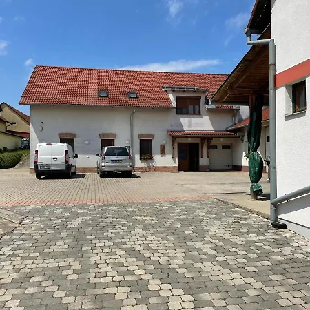 Mayer Pince Panzio Bed & Breakfast Villany