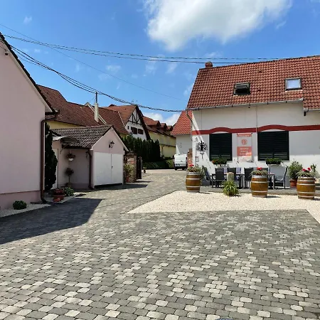Mayer Pince Panzio Panzió Villány