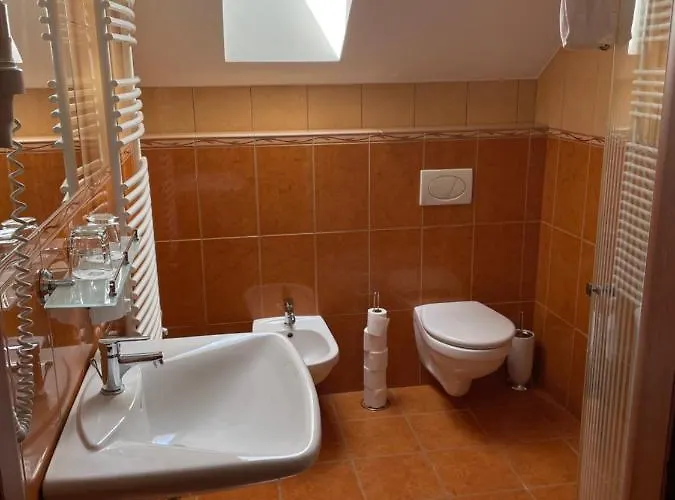 לינה וארוחת בוקר Mayer Pince Panzio